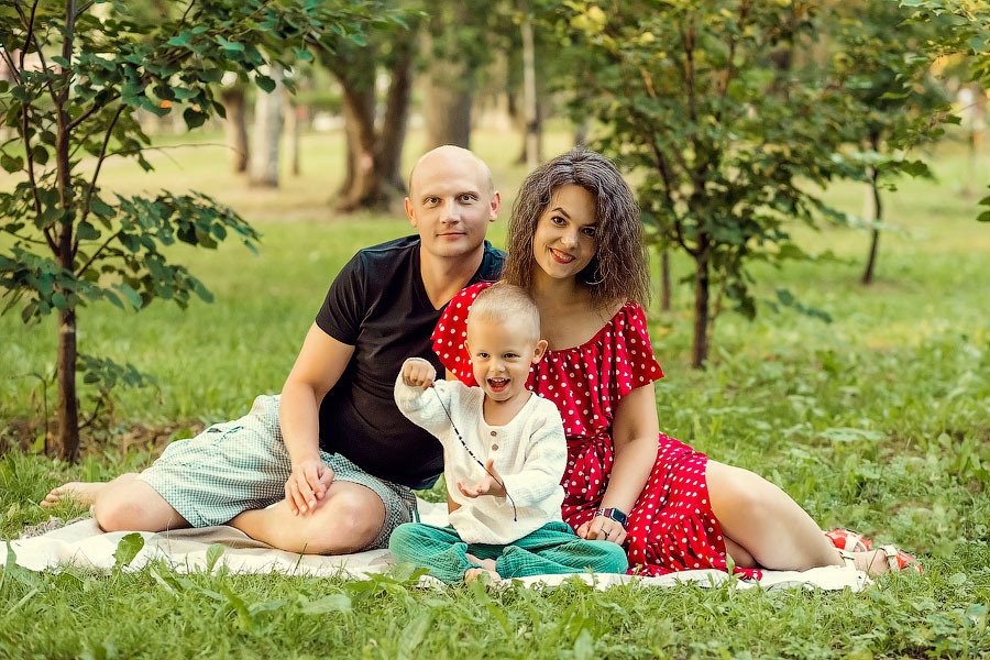 В сквере Миндовского. Семейный фотограф в Перми Ольга Гилева. Выпускные альбомы
