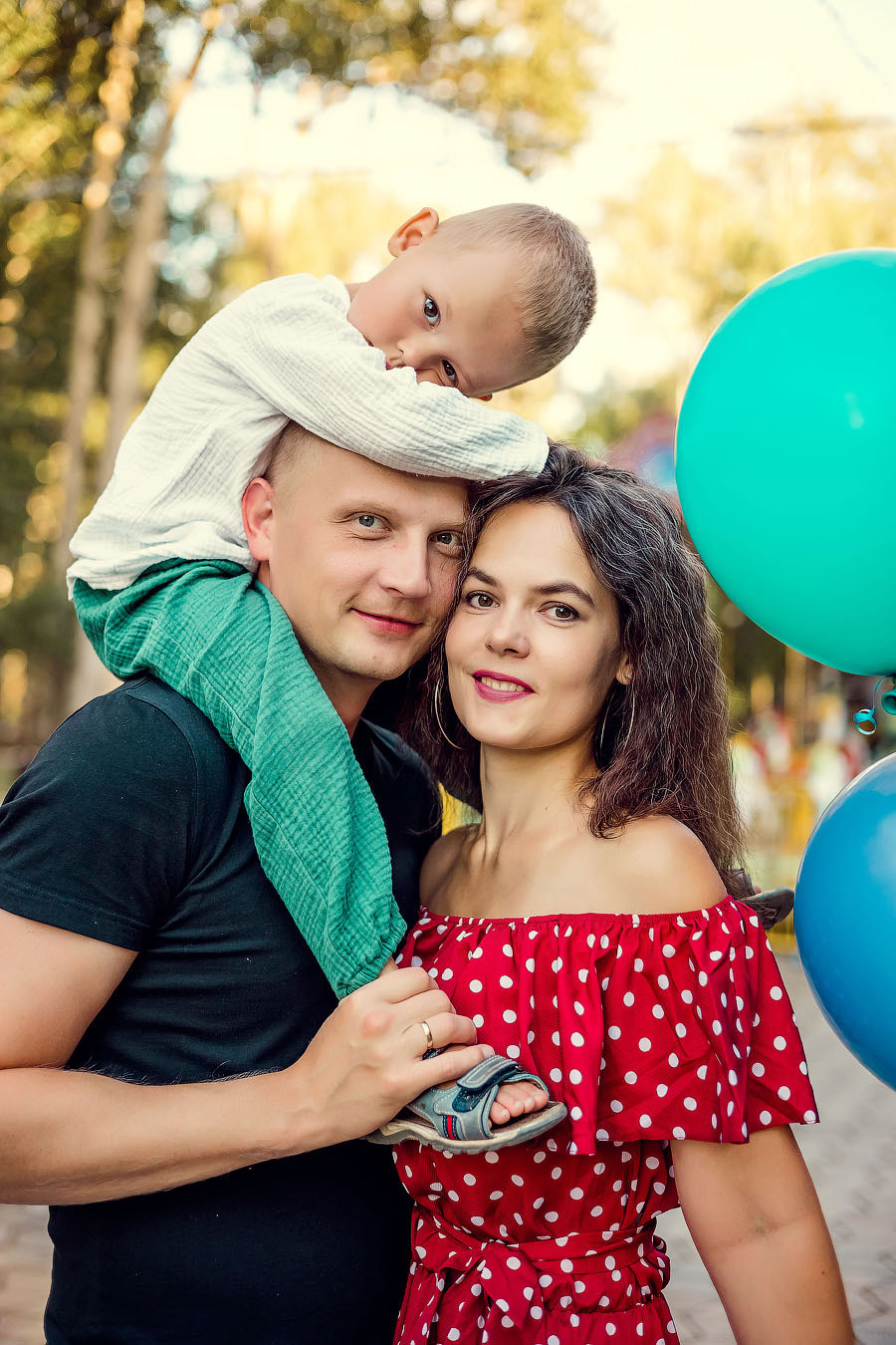 В сквере Миндовского. Семейный фотограф в Перми Ольга Гилева. Выпускные альбомы