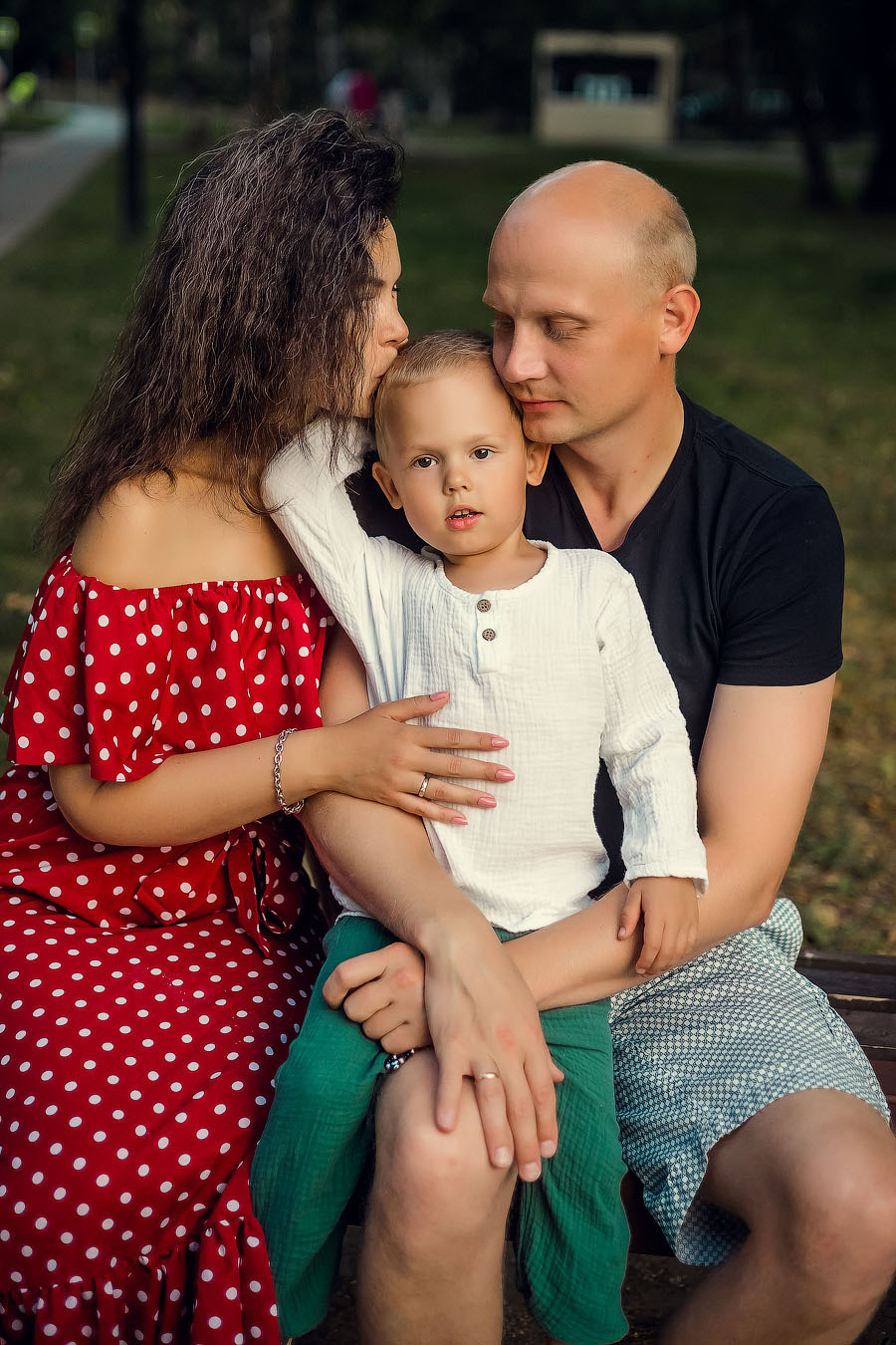 В сквере Миндовского. Семейный фотограф в Перми Ольга Гилева. Выпускные альбомы