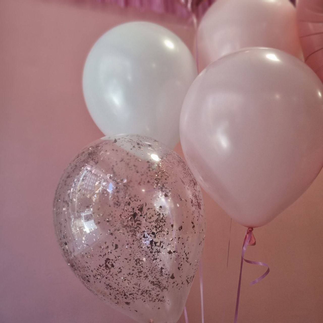 Odalazak iz porodilista prodavnica balona Novi Sad prodavnica balona Beograd. Шары с гелием, фотозоны Нови Сад Белград. Balone i dekoracije od balona Novi Sad Beograd