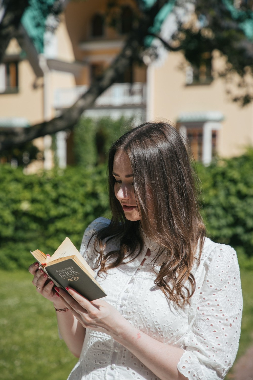 Лавстори в Петергофе, где прогуляться Петергоф, свадьба в Петергофе, как записаться в загс Петергоф, красивые места для свадьбы, фотограф на свадьбу, свадебный фотограф в Петергофе, прогулка,