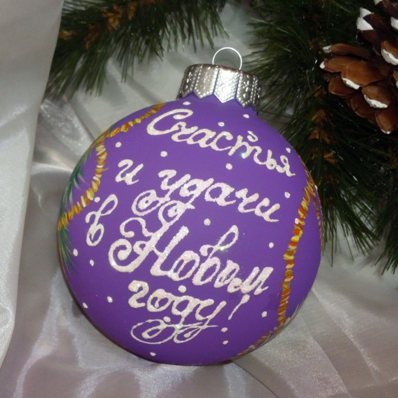 Елочный шар с росписью-Ваш лучший подарок на Новый Год. Арт-вечеринки и мастер-классы в Москве для взрослых и детей