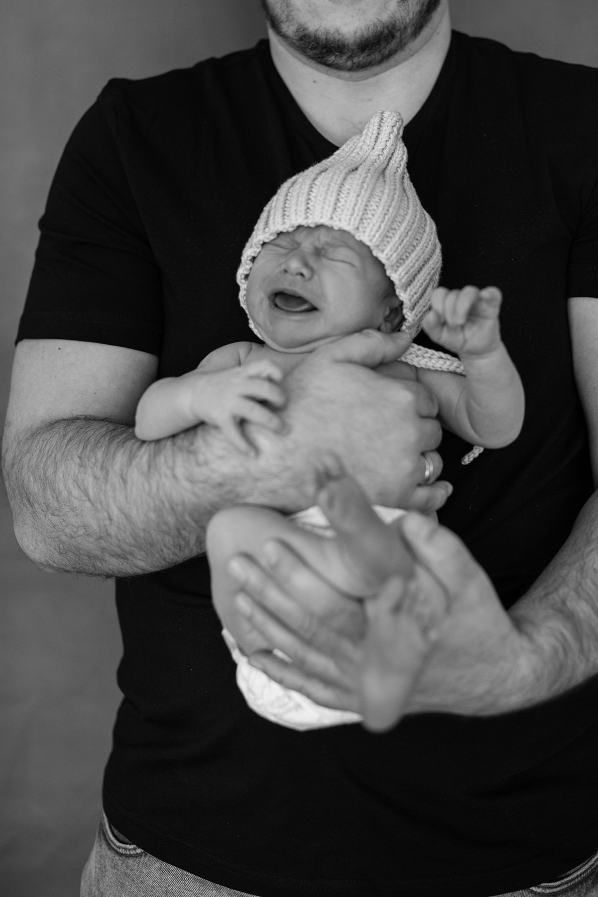 A family photo shoot at home, a family with a newborn baby. Photographer Elena Carruthers, Scotland