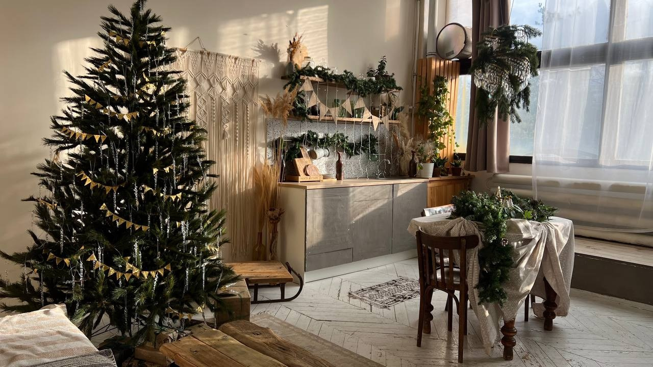 Светлая фотостудия в Уфе. Интерьерная фотостудия в Уфе