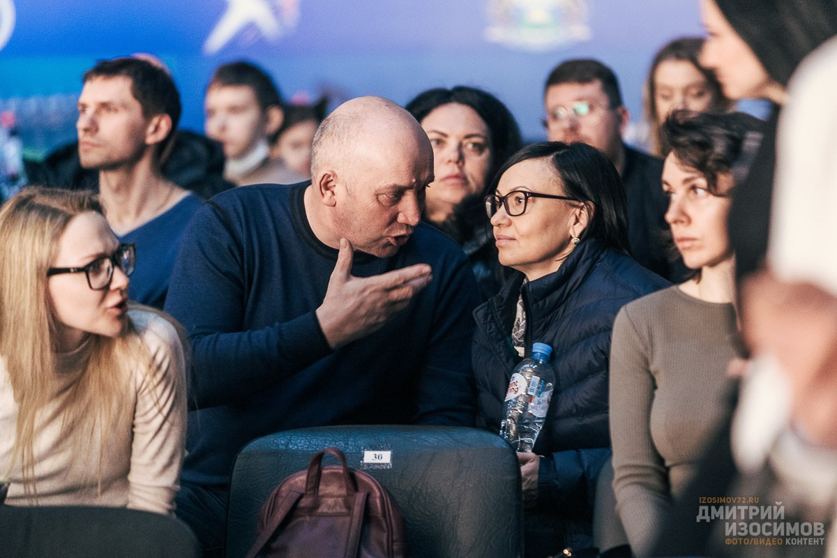 Соревнование по бодибилдингу