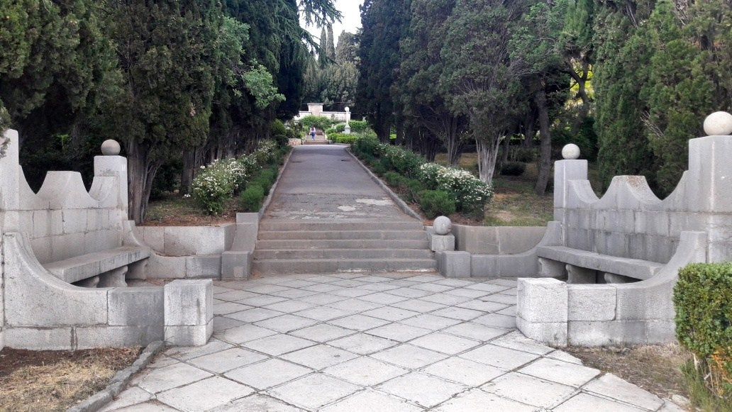 Локации для фотосессии в Ялте. Профессиональная фотосъемка в Крыму. Натуральные эмоции и живые кадры. Забронируйте дату прямо сейчас!