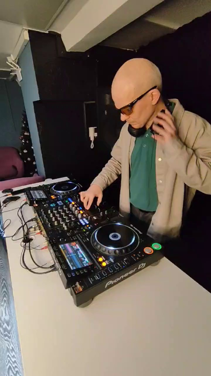 Dj Konstantin Dem. Konstantin Dem | Photographer