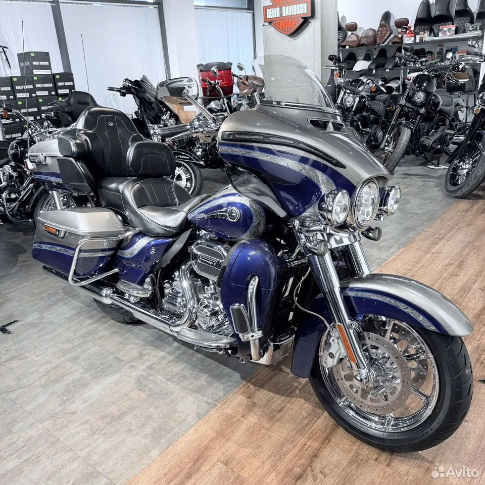 2016 CVO Limited 110 АВS Раlladium Silver / Phаntоm Вlue. Hello Davidson, Москва. Только хорошие мотоциклы…