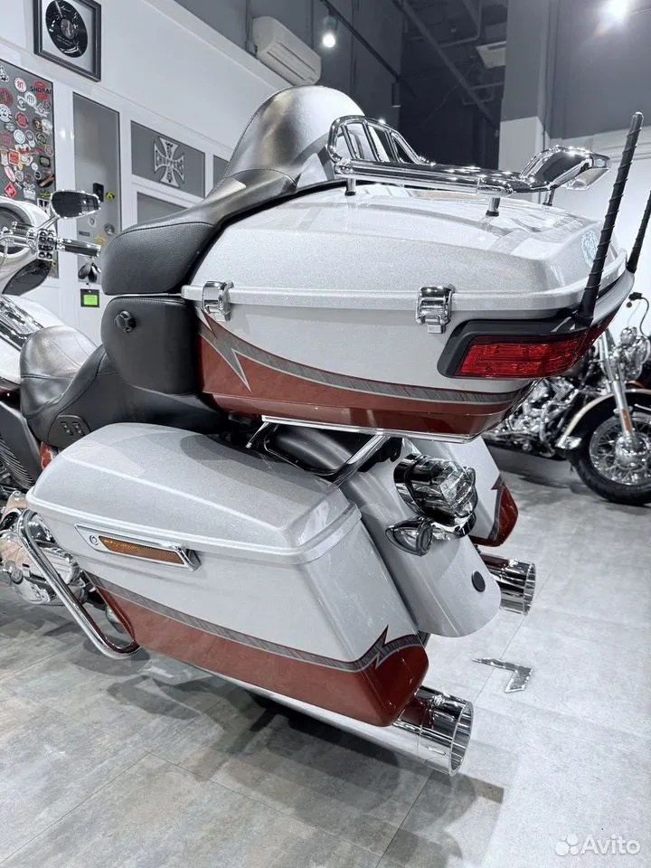 2014 CVO Limited 110 АВS Stаrdust Silvеr Sunsеt Оrаngе. Hello Davidson, Москва. Только хорошие мотоциклы…