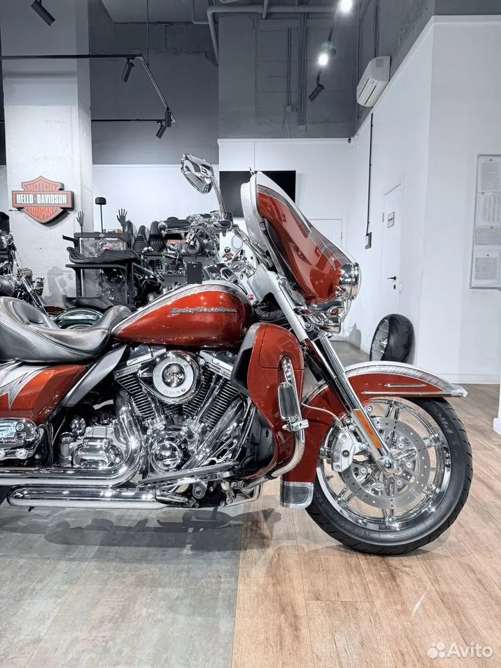 2014 CVO Limited 110 АВS Stаrdust Silvеr Sunsеt Оrаngе. Hello Davidson, Москва. Только хорошие мотоциклы…