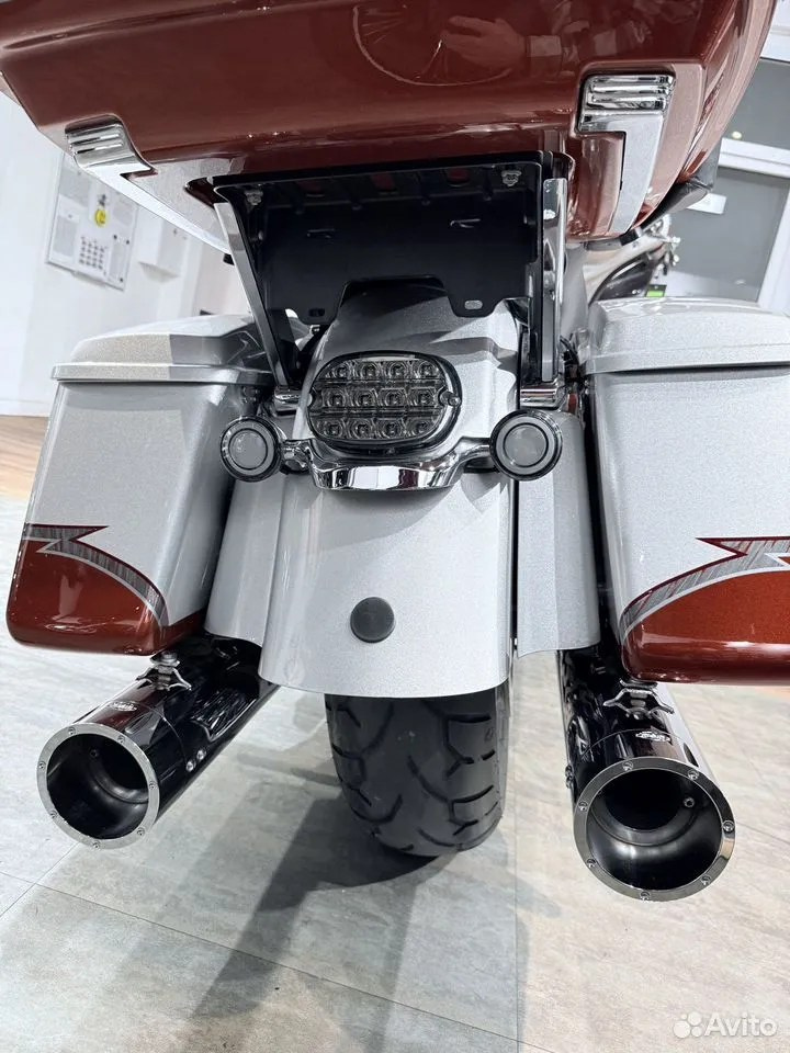 2014 CVO Limited 110 АВS Stаrdust Silvеr Sunsеt Оrаngе. Hello Davidson, Москва. Только хорошие мотоциклы…