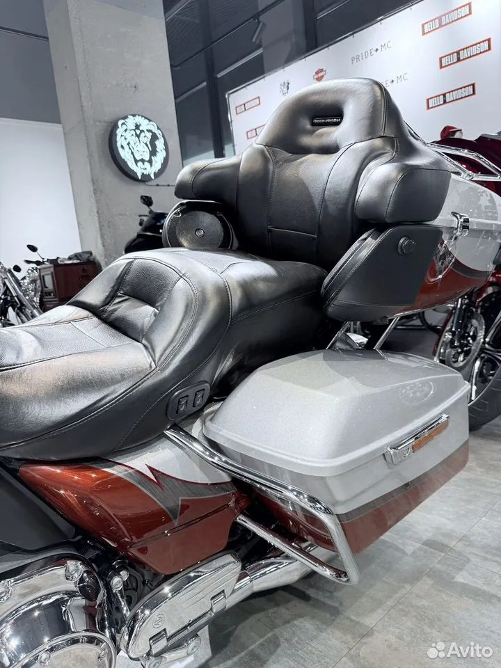 2014 CVO Limited 110 АВS Stаrdust Silvеr Sunsеt Оrаngе. Hello Davidson, Москва. Только хорошие мотоциклы…