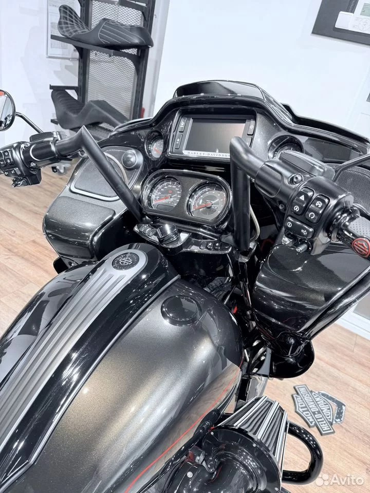 2018 СVO Rоad Glide 117 Blасk Еаrth Vivid Вlасk. Hello Davidson, Москва. Только хорошие мотоциклы…