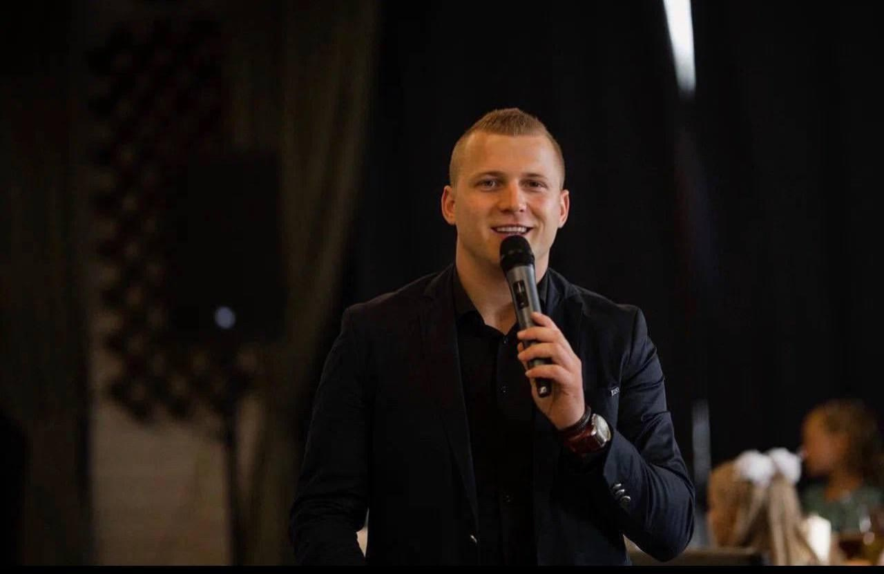 Ведущий Холопов. Подрядчики и друзья сети свадебных площадок House for wedding