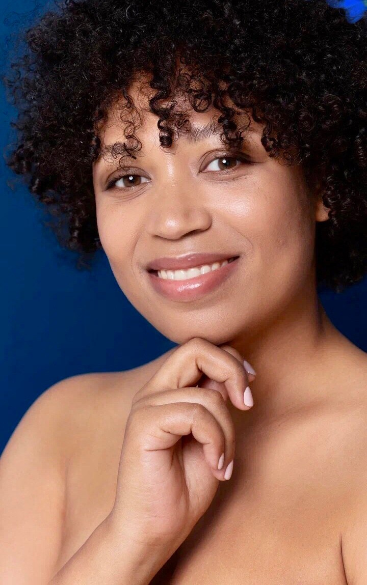 Портрет темнокожей девушки