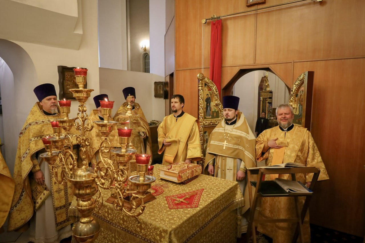 Соборное служение духовенства Северо- Западного благочиния. Саратовское Северо-Западное благочиние