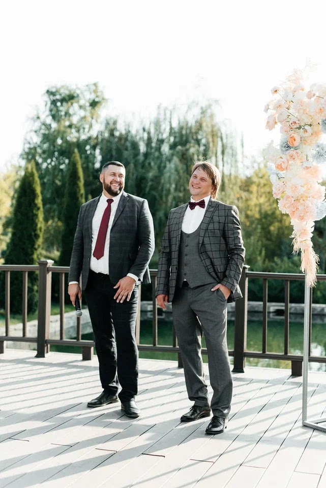 Ведущий Виталий Белан