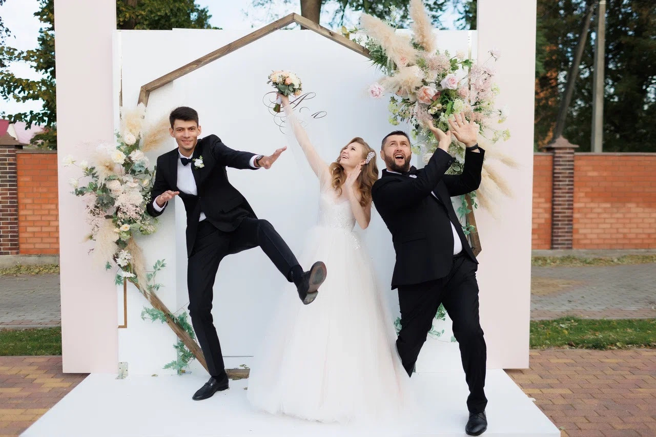 Ведущий Виталий Белан