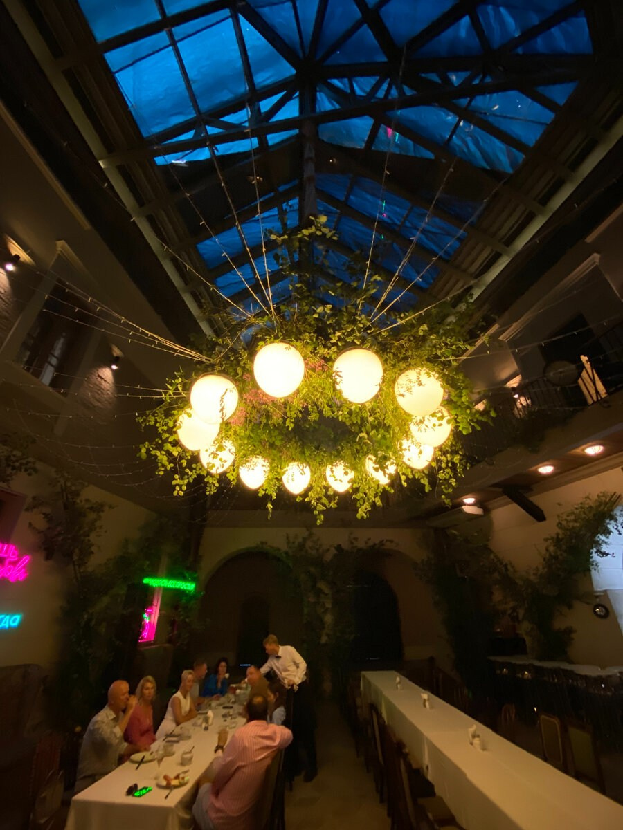 Главный зал в замке БИП крыша