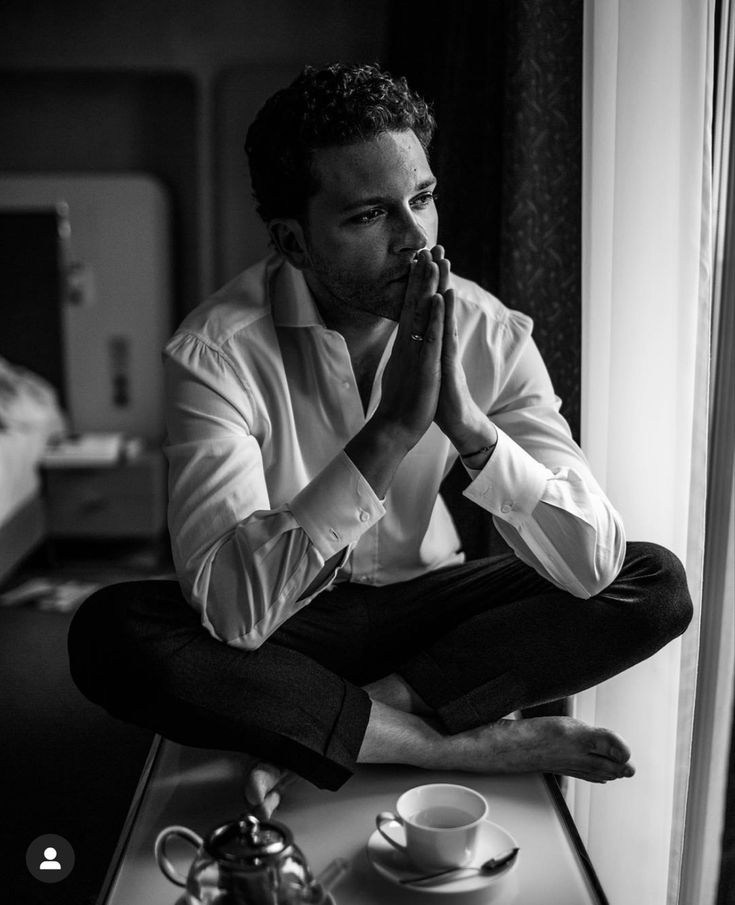 Мужская фотосессия. мужское. Бизнес портрет. Фото для бизнеса. Портрет, бизнес портрет. Бизнес портрет, контент съемка. Профессиональная фотосъемка в Крыму. Натуральные эмоции и живые кадры. Забронируйте дату прямо сейчас!