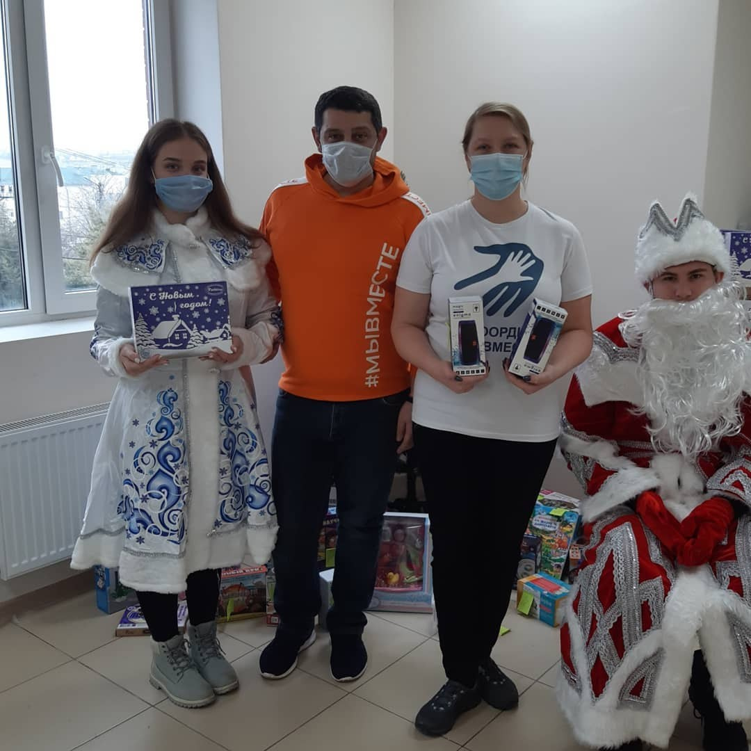 Чудеса продолжаются: встреча с Дедом Морозом и Снегурочкой!