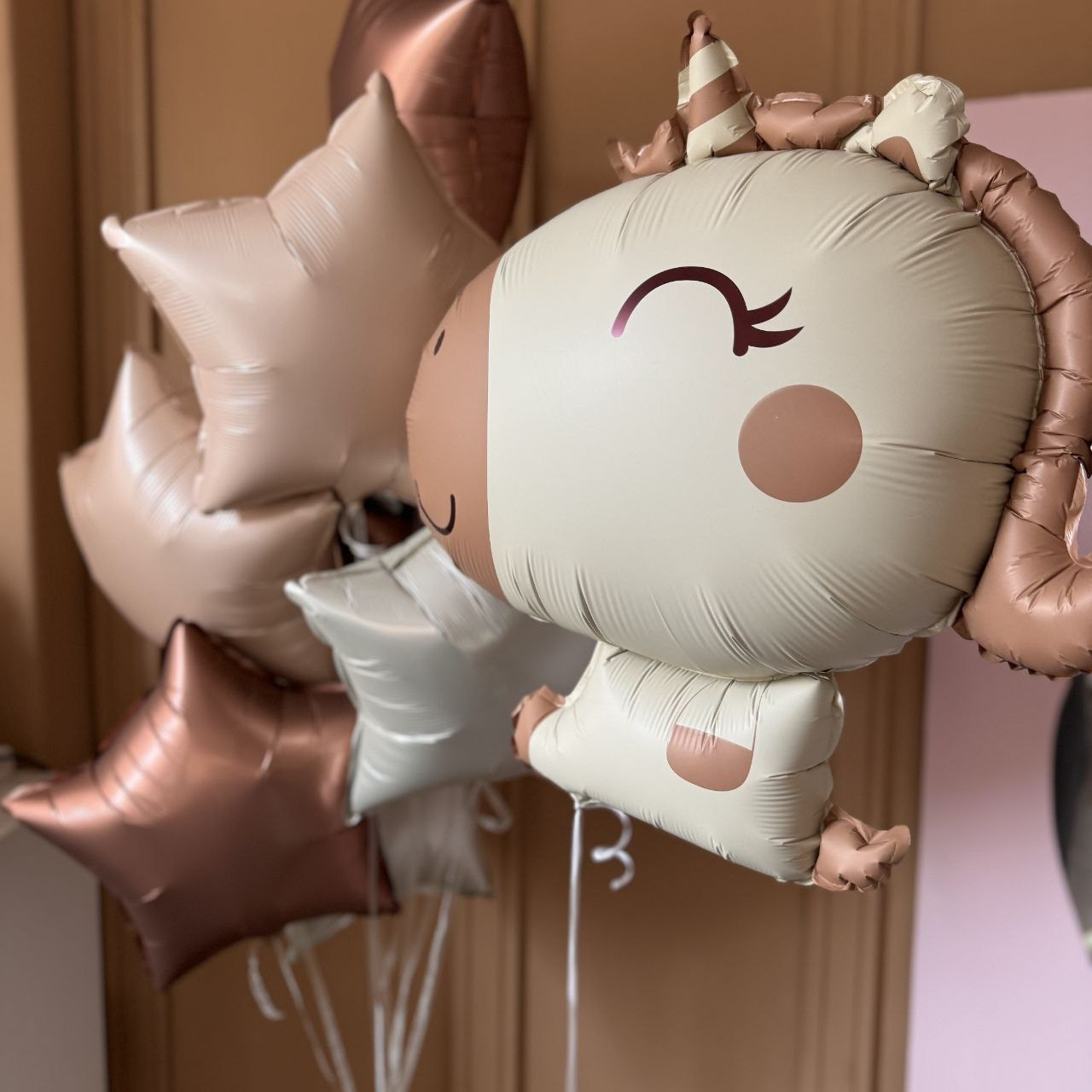 Balino prvi rodendan dostava balona Novi Sad dostava balonaBeograd. Шары с гелием, фотозоны Нови Сад Белград. Balone i dekoracije od balona Novi Sad Beograd