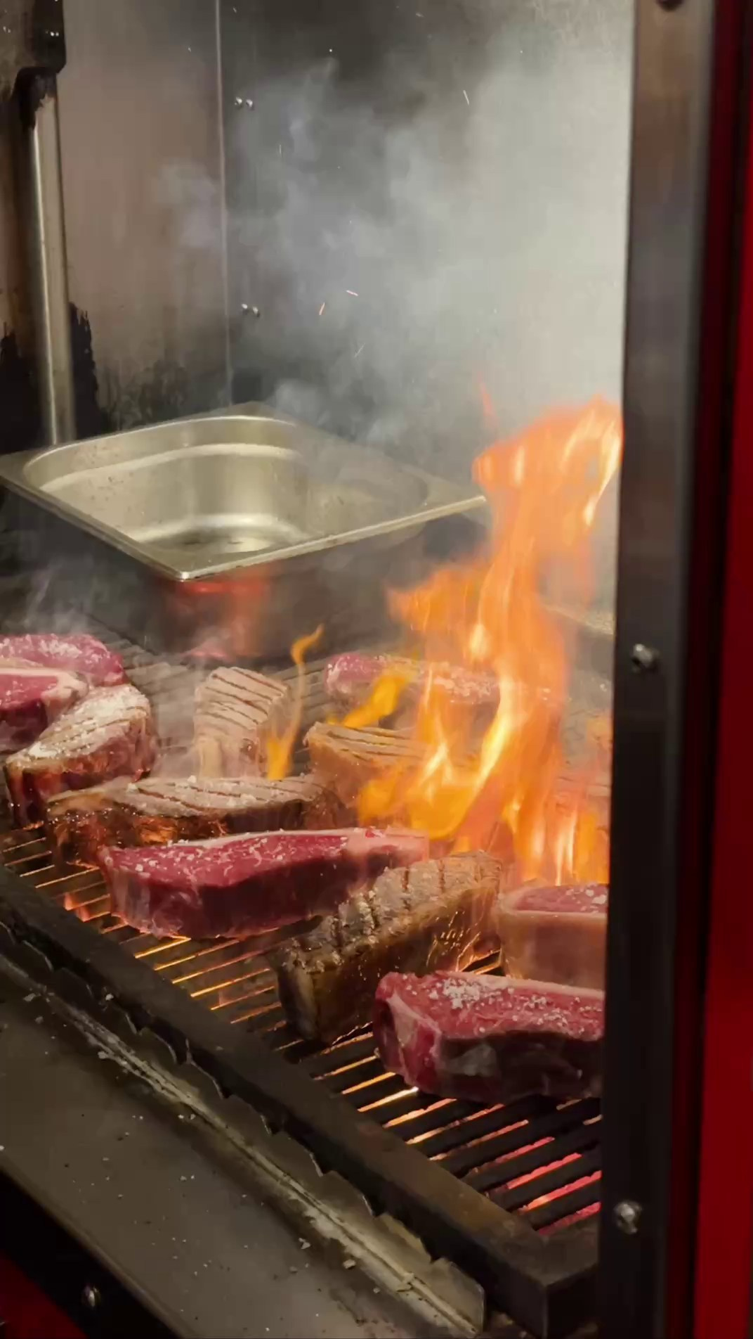 Nizhniy Novgorod. Dinner at Dodici Grill. The Other Pavel Potseluev — film photography and mastery of meat business