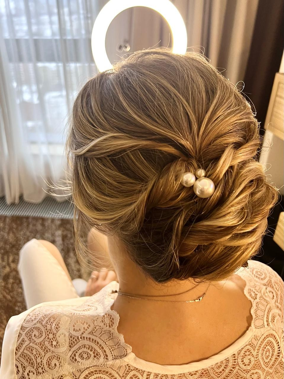 Стилист Анна Сад. Подрядчики и друзья сети свадебных площадок House for wedding