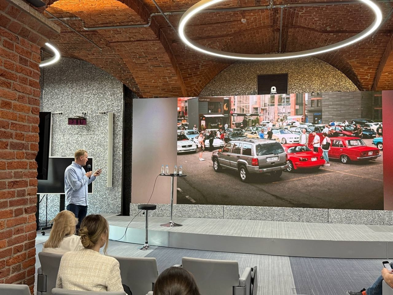 История развития автомобильного сообщества с коллекцией сложностей и их решений. Автомобильный фотограф Антон Цырулев