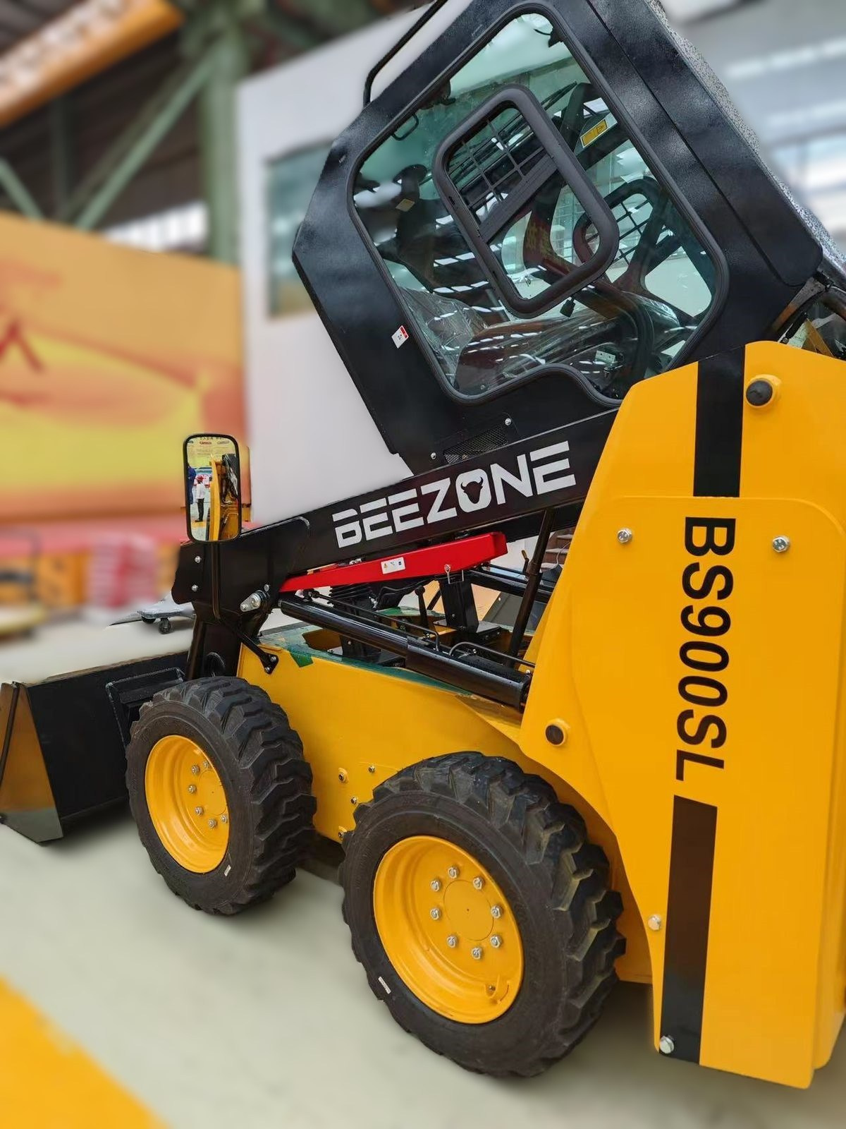 Фото миник Beezone BS900SL. Продажа и обслуживание грузовой техники и спецтехники в г. Новосибирск компания СТИ