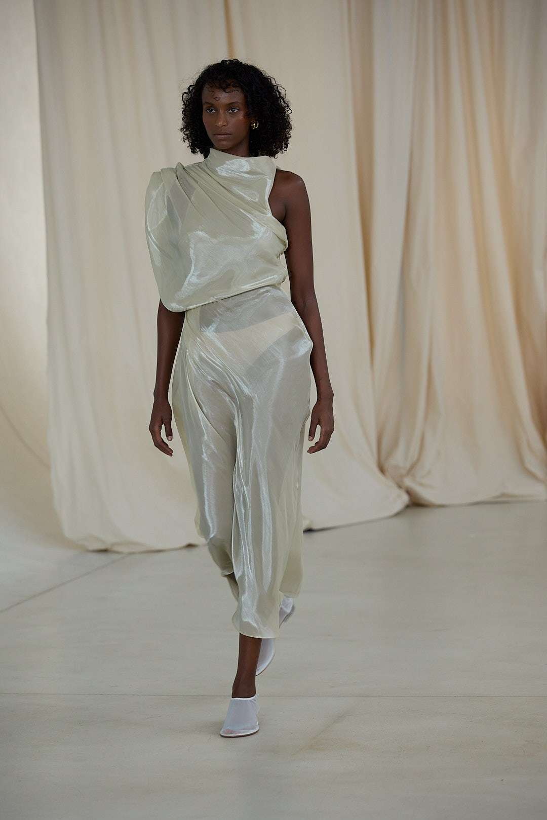 Bianca Spender Runway Australian Fashion Week 2025 Sydney. Maria Poleshchuk, commercial photographer in Sydney