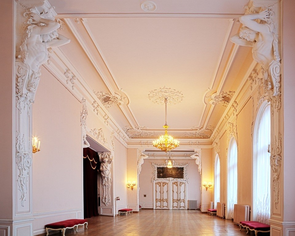 Локации в Питере под крышей