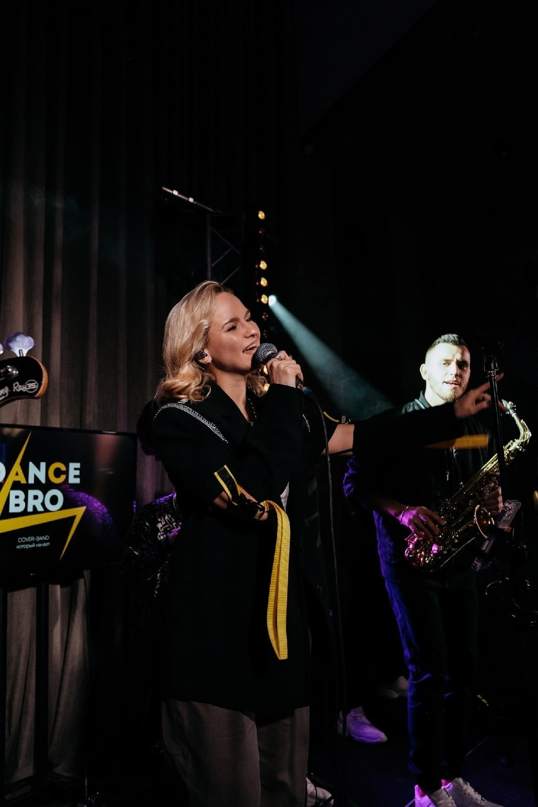 Контент для кавер-группы Dance Bro. Фотограф и видеограф Анна Жагорина