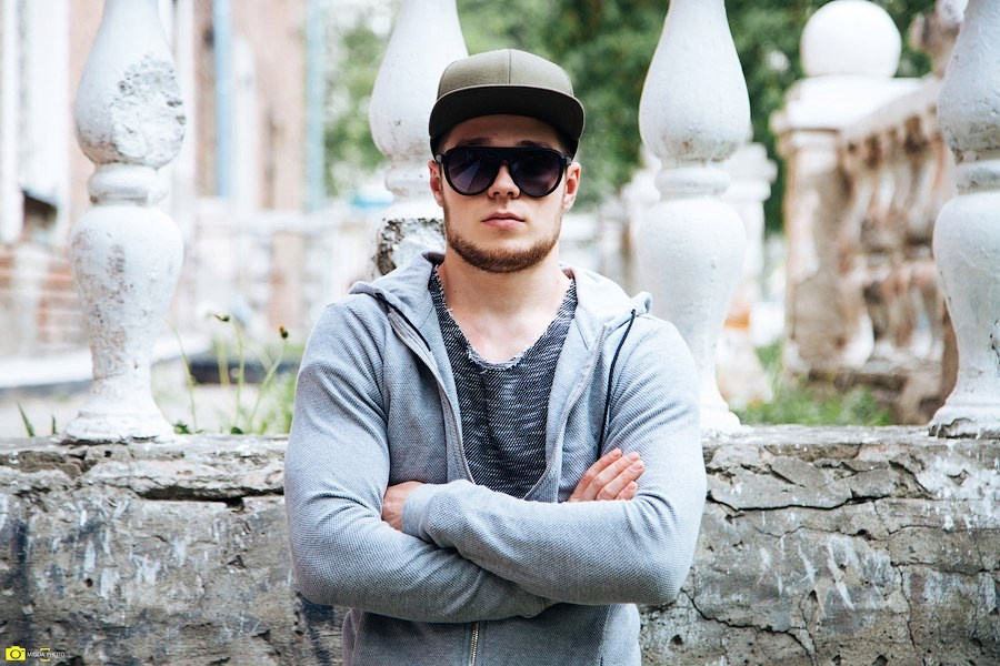 Мужская фотосессия на природе