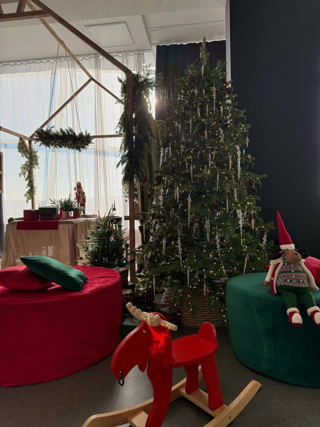 Лучшие Фотостудии Симферополя - топ-мета для сьемки в 2025. Профессиональная фотосъемка в Крыму. Натуральные эмоции и живые кадры. Забронируйте дату прямо сейчас!