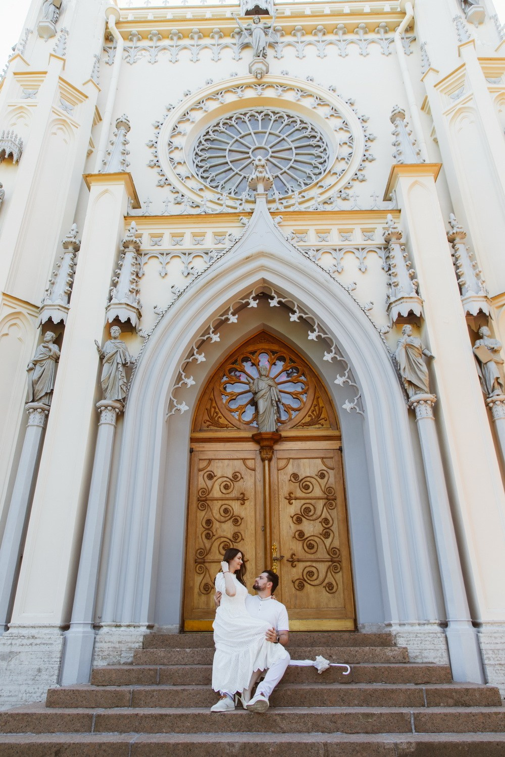 Лавстори в Петергофе, где прогуляться Петергоф, свадьба в Петергофе, как записаться в загс Петергоф, красивые места для свадьбы, фотограф на свадьбу, свадебный фотограф в Петергофе, прогулка,