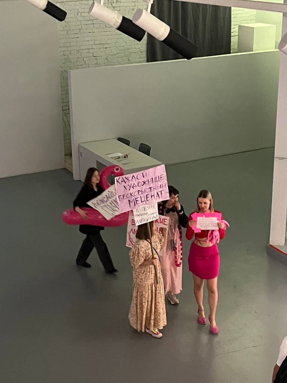 «Нежная стачка» — перформанс в Центре современного искусства Винзавод, 28 мая. Ольга Михальчук, художница и фотограф