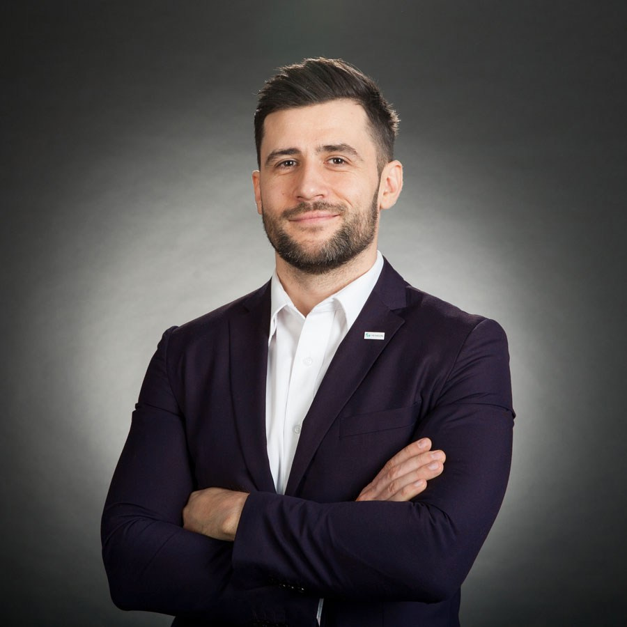 Деловой (бизнес) портрет. Фотостудия Алматы. Фотосъемка Алматы. Фотосессия Алматы. Фотокурсы. Обучение фотографии. Аренда студии