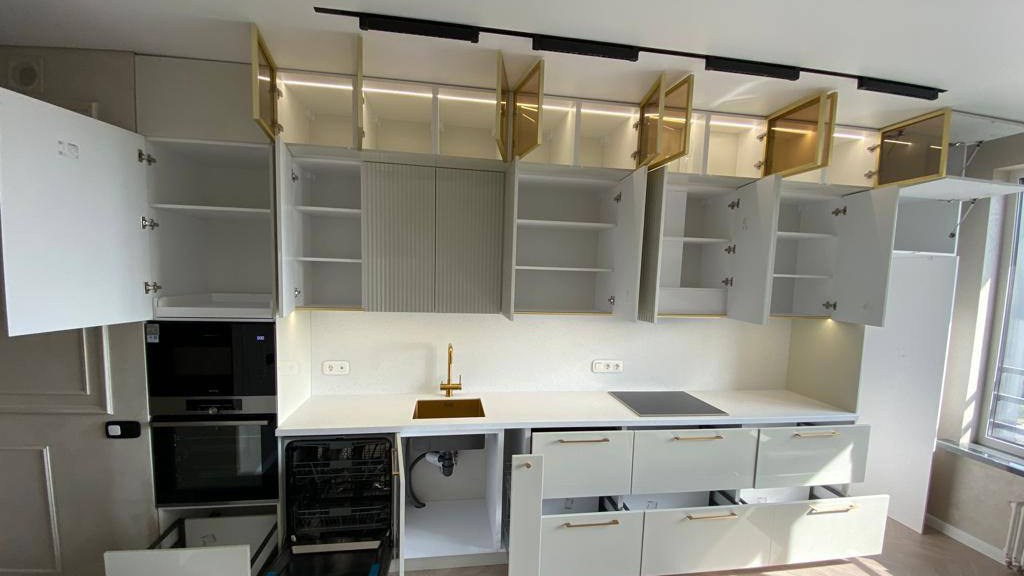 Кухонные шкафы в белом цвете