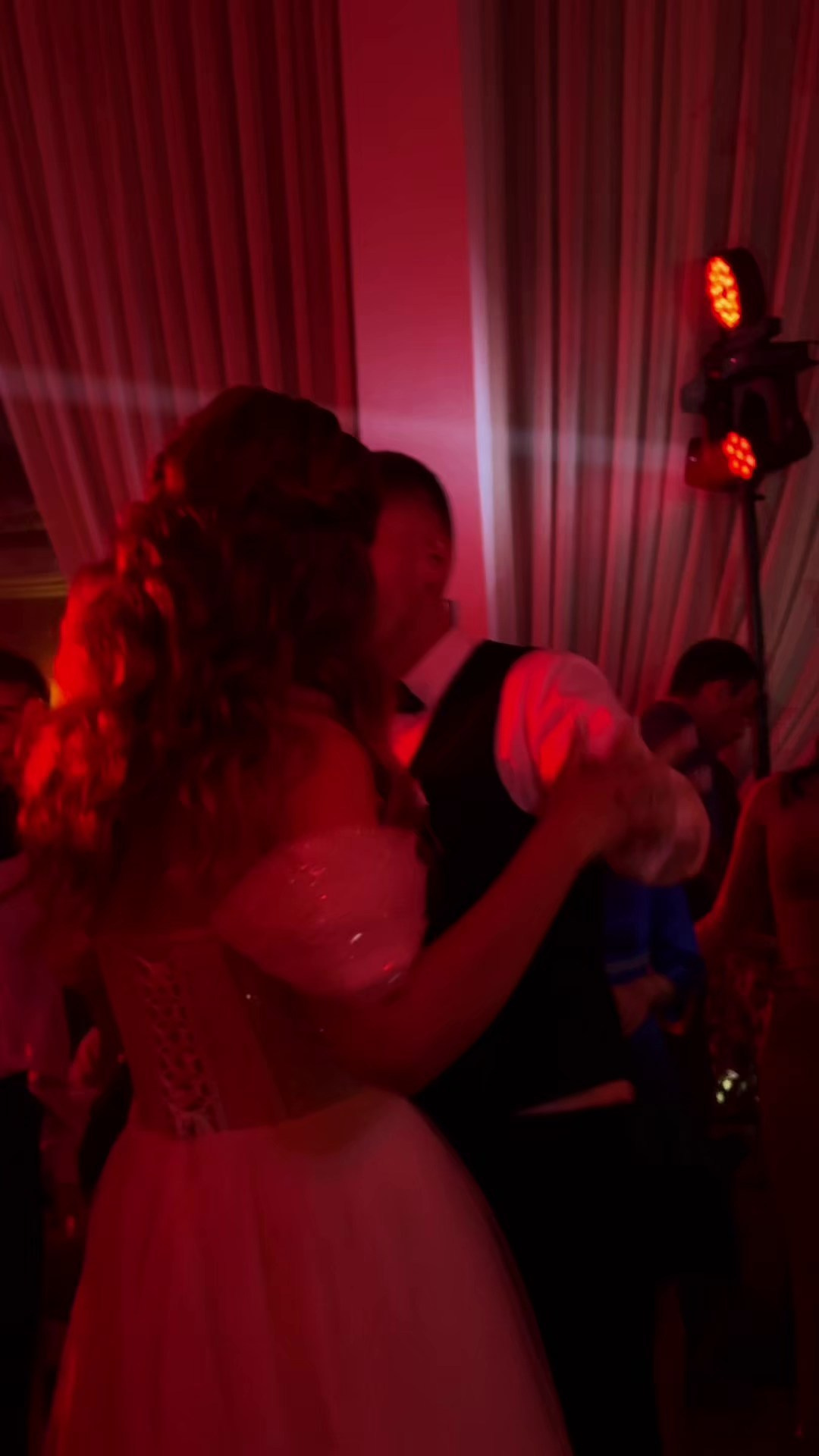 Свадебные рилсы /видео. Рилсмейкер — снимаю на телефон контент в разных форматах. Новороссийск и Краснодарский Край