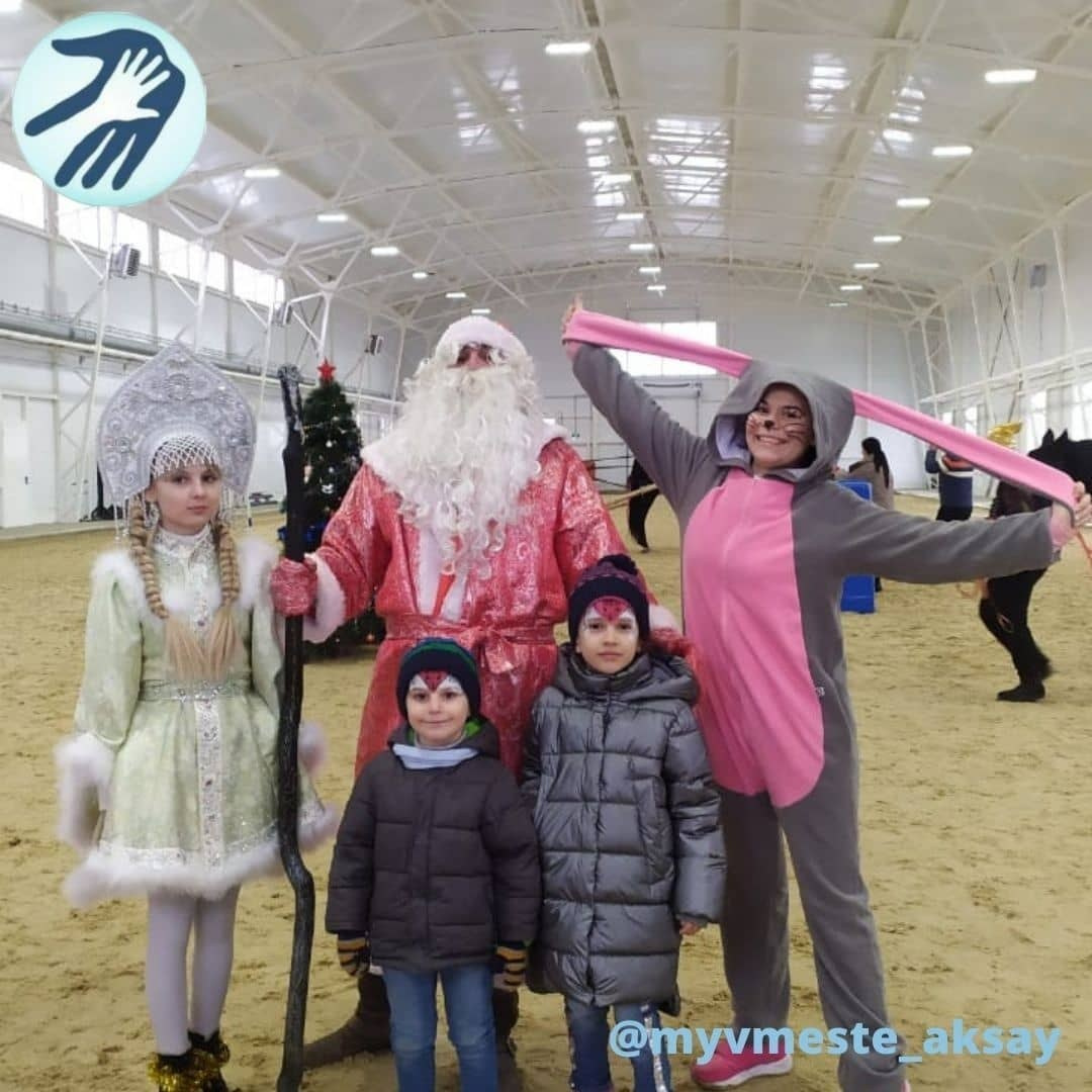 Новогодняя ёлка с Депутатом: праздник, где главным героем стал вороной красавец!