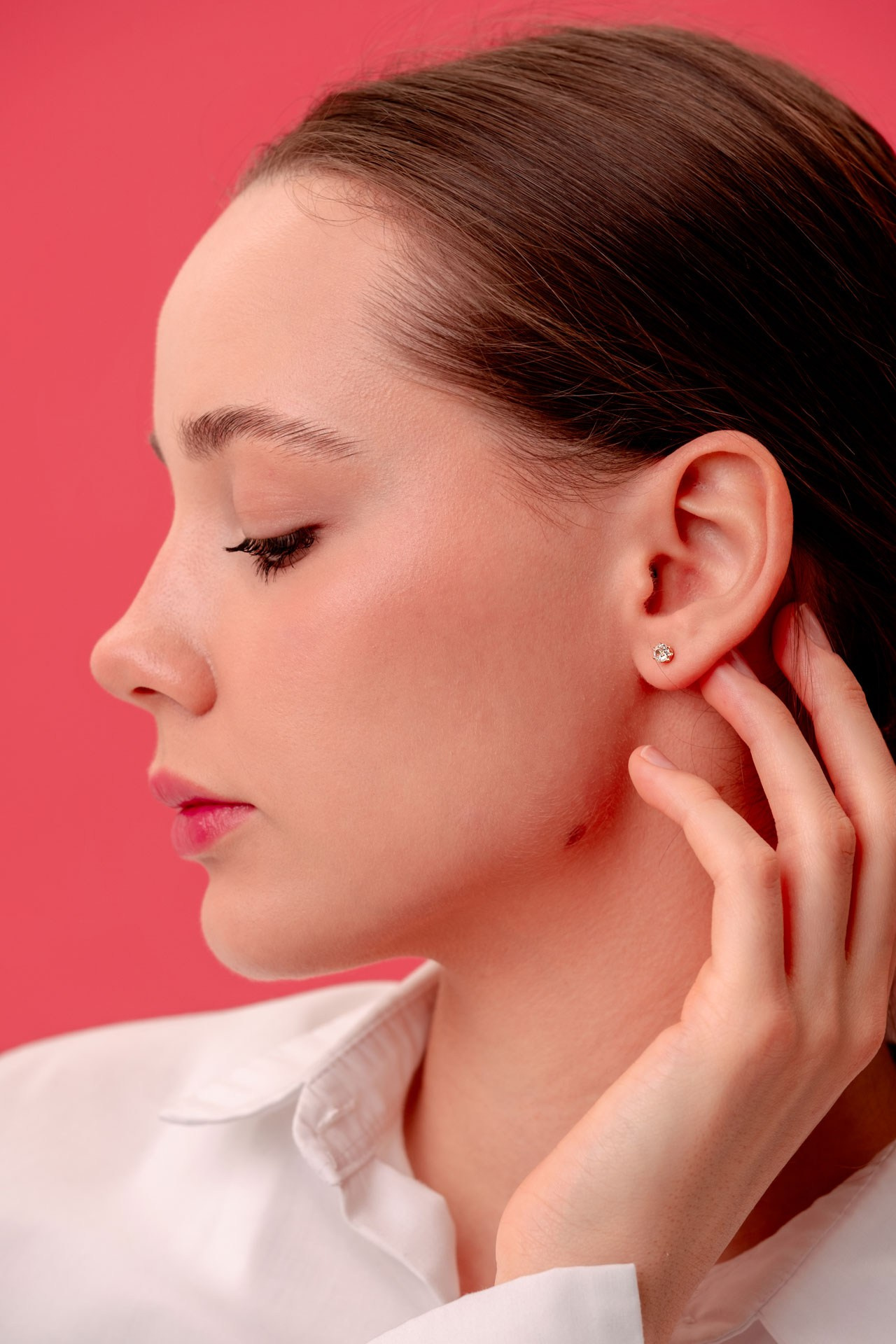 Съемка миниатюрных сережек в Петербурге. Фотосессия для маркетплейсов