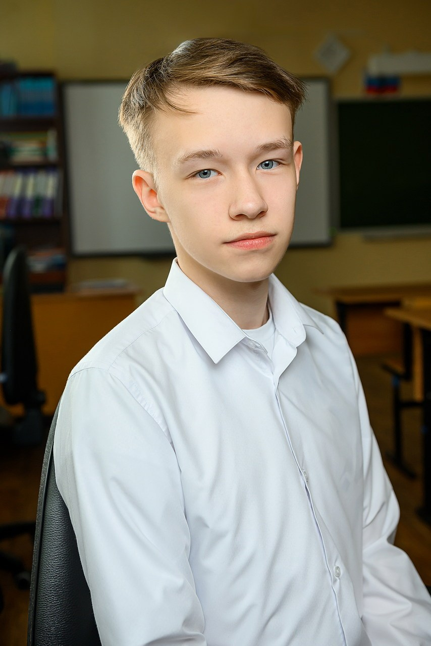 Альбом «Компакт» для 9-х и 11-х классов. Фотограф Павел «Maverick» Усаченко