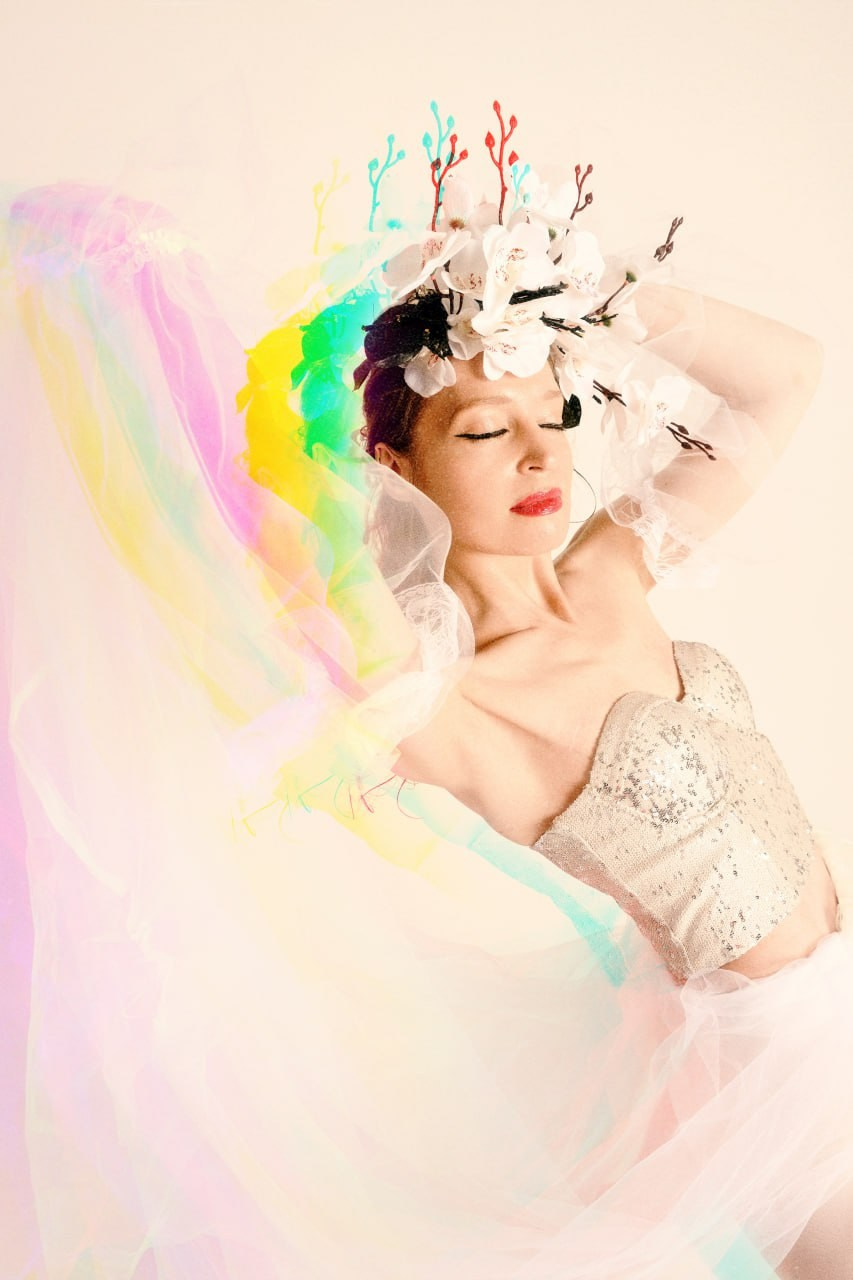 ABOUT / CONTACT. Yulia Yurchevskaya | Art Director & Visual Visionary