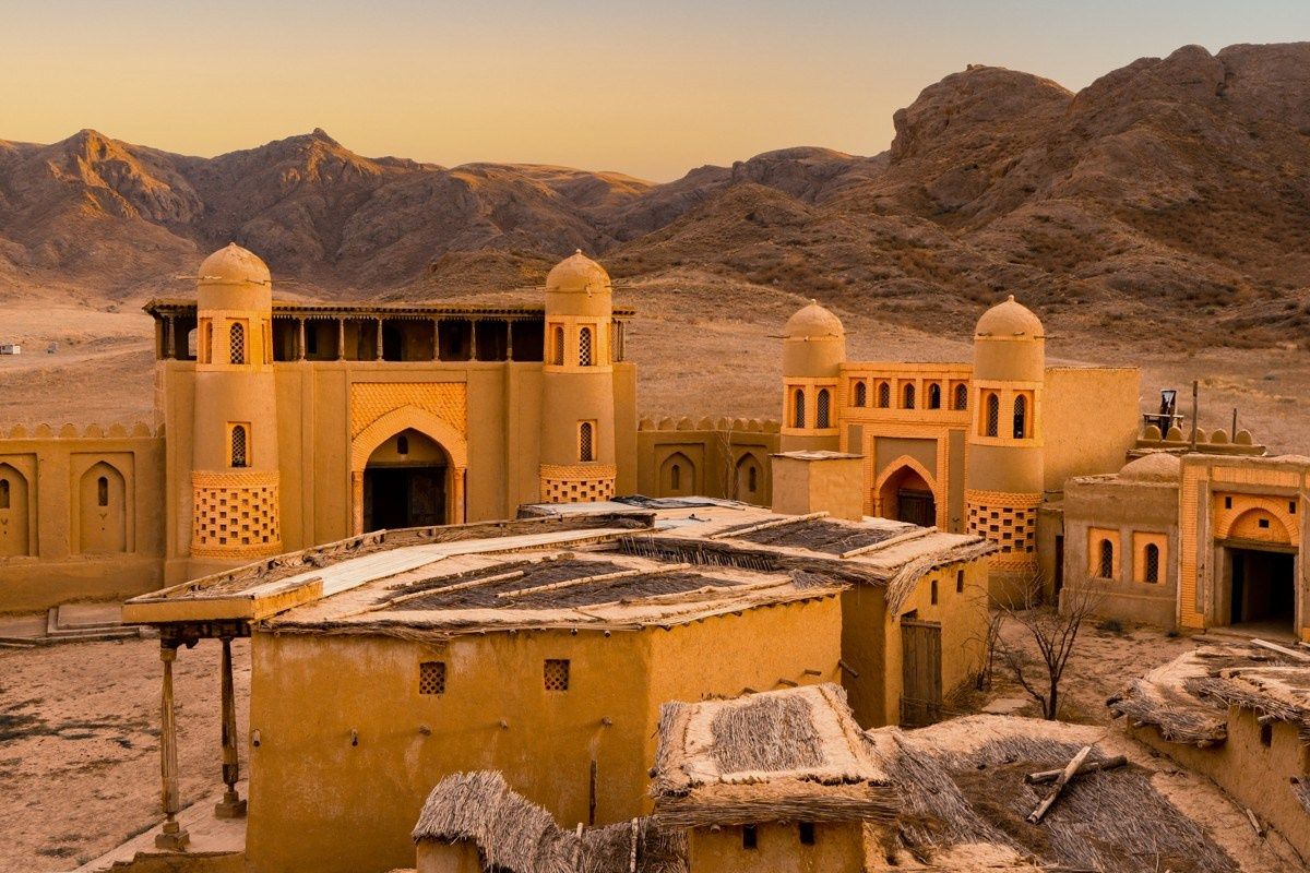 Экскурсия и тур в Город Кочевников и к Петроглифам Тамгалы Тас Будда из Алматы