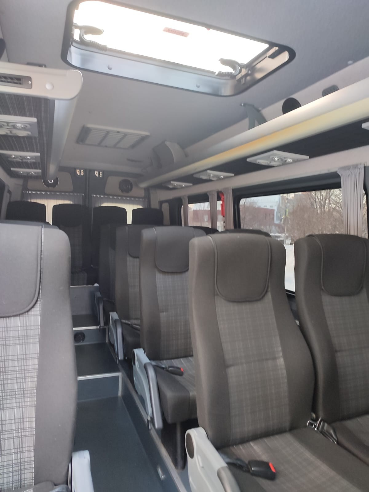 Аренда ягуар на свадьбу. Минивен на свадьбу. Праздничное агентство ПИОН