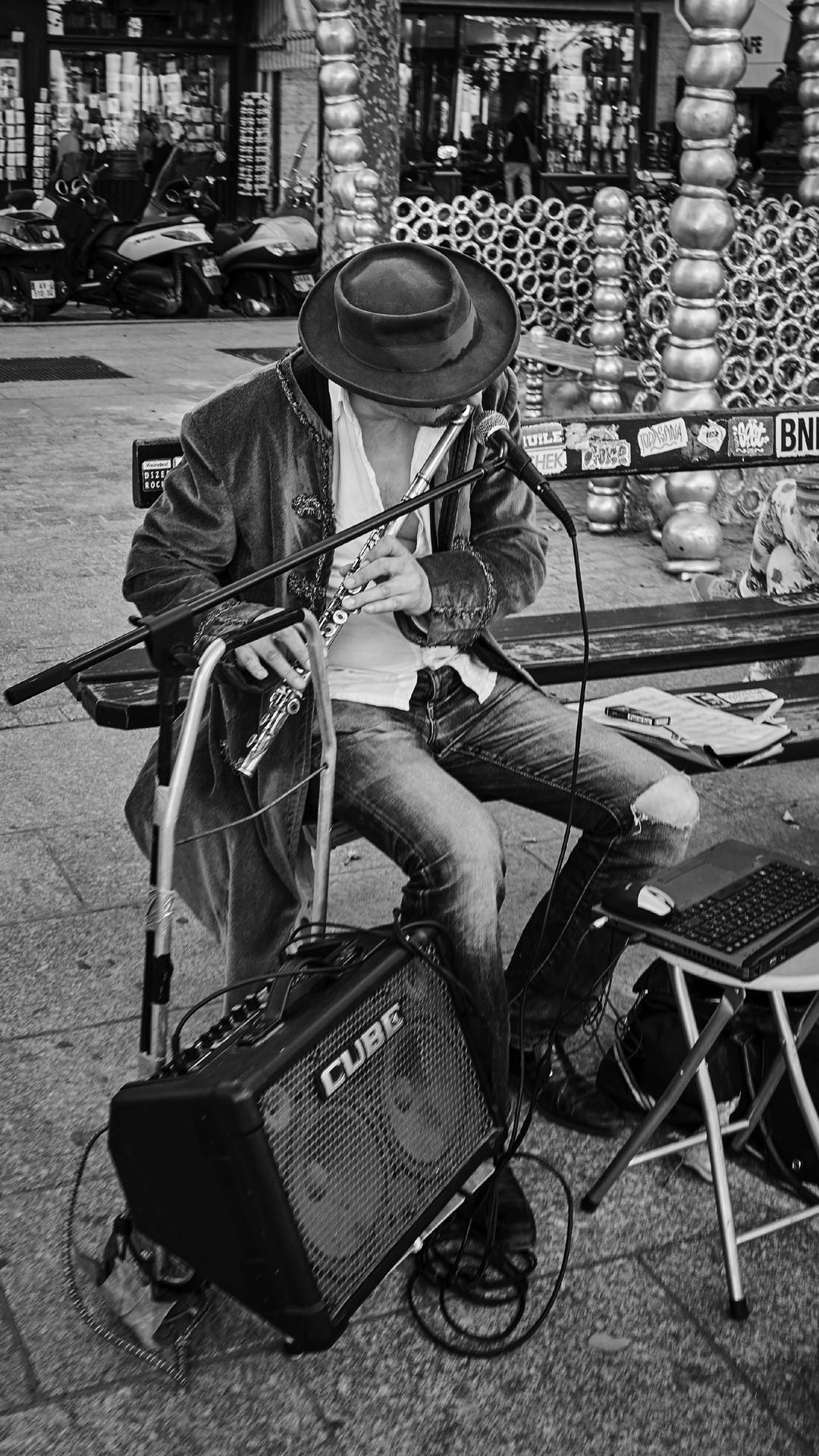 Paris: Download Error