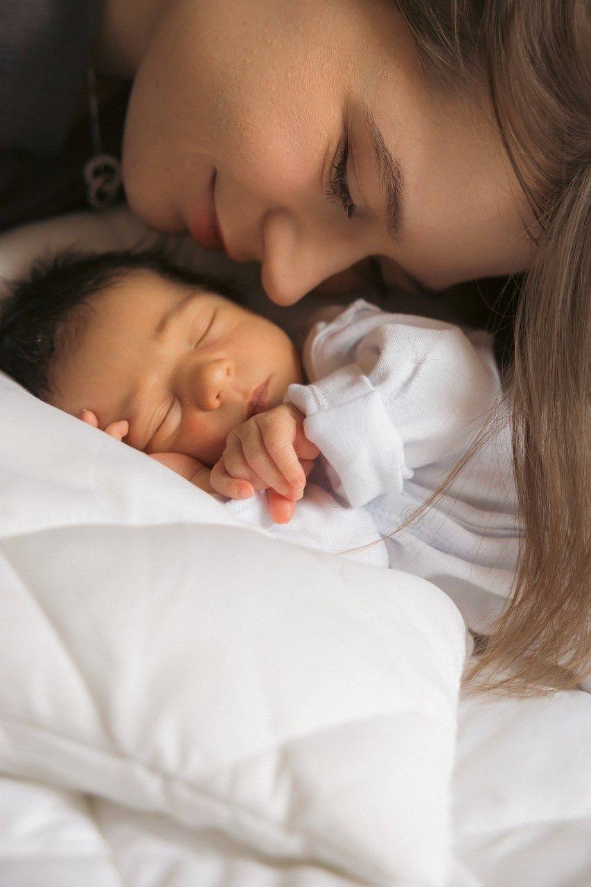 Выписка из роддома. Родильный дом № 8 ГКБ № 15 им. О. М. Филатова. Фотографы на роды в Москве. Фото и видео родов. Фотопроект «Продолжение рода»