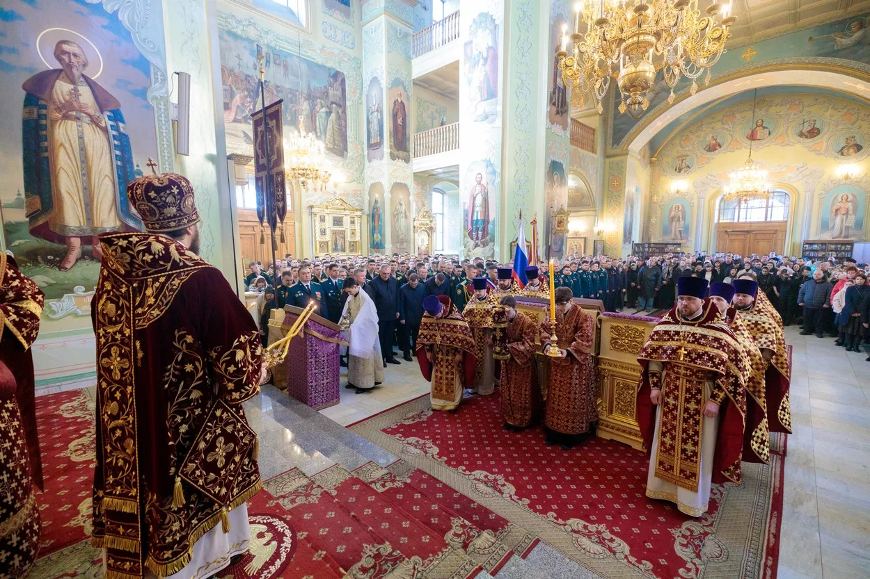 МИТРОПОЛИТ ИГНАТИЙ СОВЕРШИЛ БОЖЕСТВЕННУЮ ЛИТУРГИЮ В ПОКРОВСКОМ СОБОРЕ. Саратовское Северо-Западное благочиние