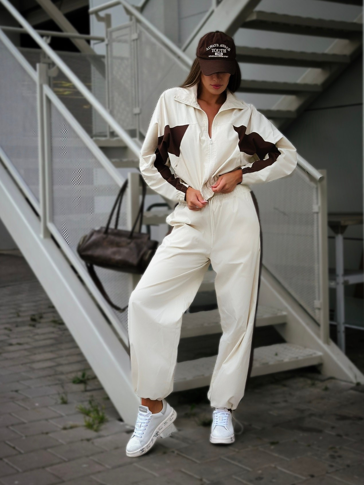 О НАС. CHALOVAFIT